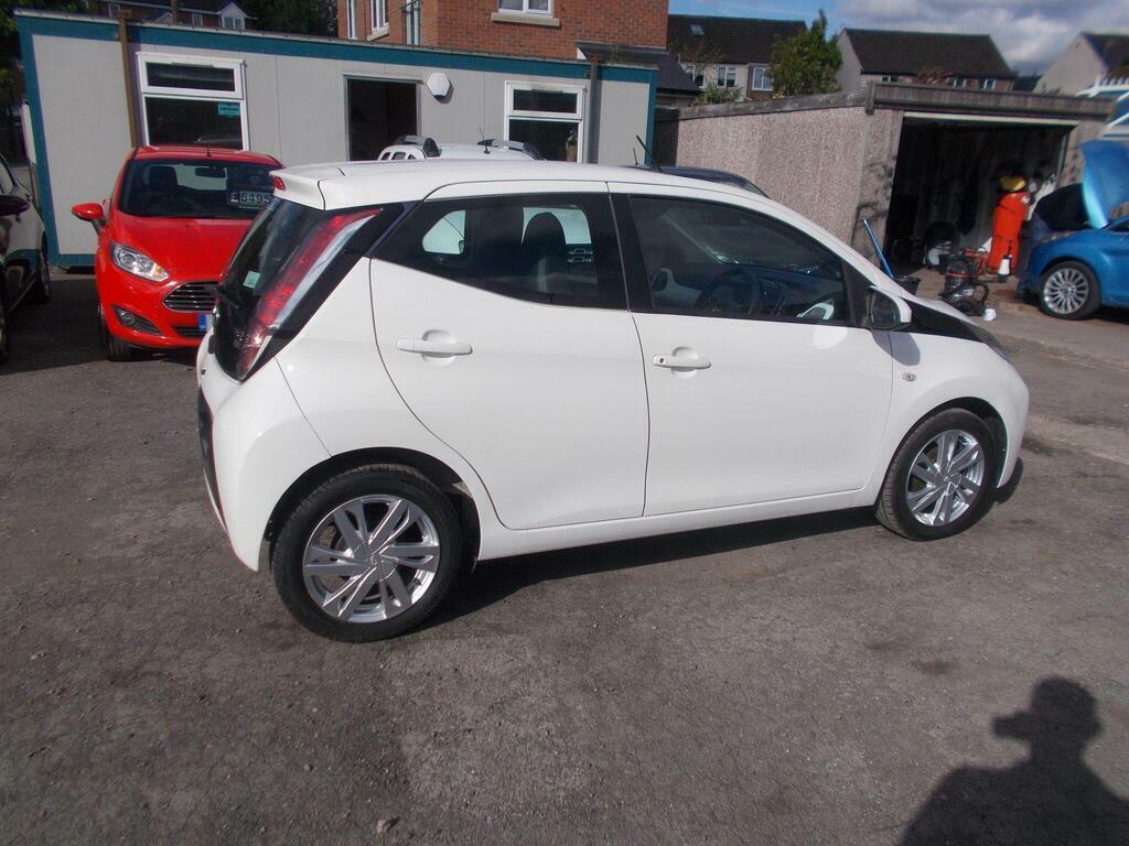 Toyota Aygo 1.0 Vvt-i X-pression Euro 5 FE64FCO White #6