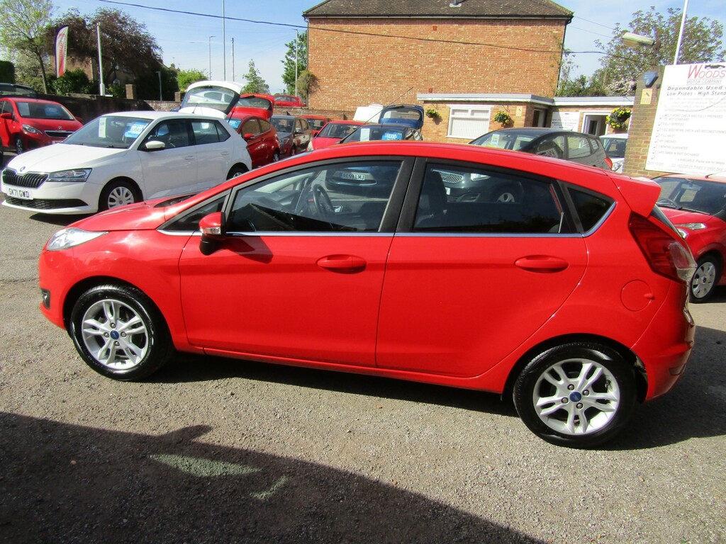 Ford Fiesta 1..25 Zetec 2 Former Keeperslady Last 6 1 2 Yrs S YH64KUX Red #6