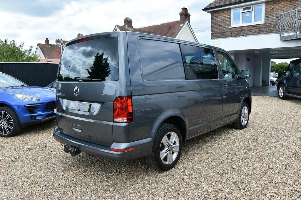 Volkswagen Transporter 2.0 Tdi T32 Highline Kombi Dsg Fwd Swb Euro 6 Ss NJ24ODY Grey #4
