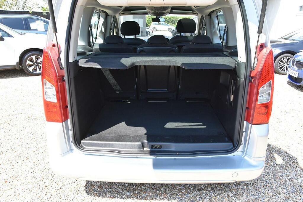 Peugeot Partner Tepee 1.6 Hdi 8V Red #16