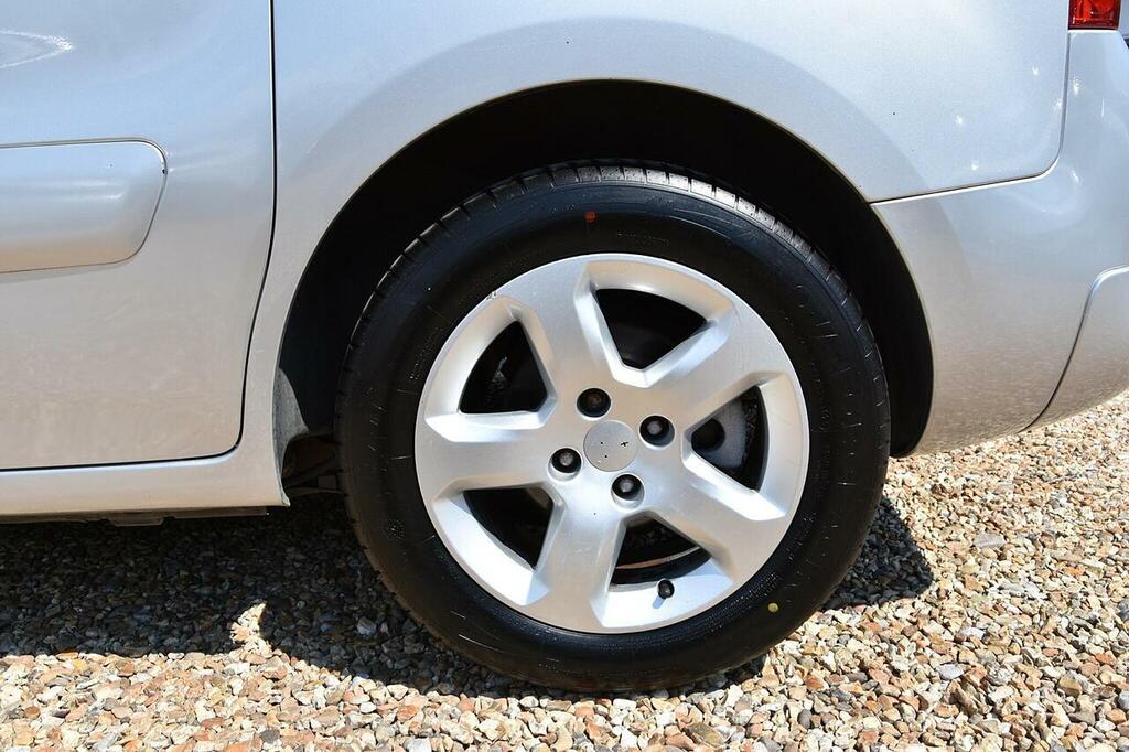 Peugeot Partner Tepee 1.6 Hdi 8V Red #9