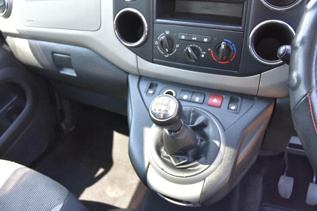 Peugeot Partner Tepee 1.6 Hdi 8V Red #26