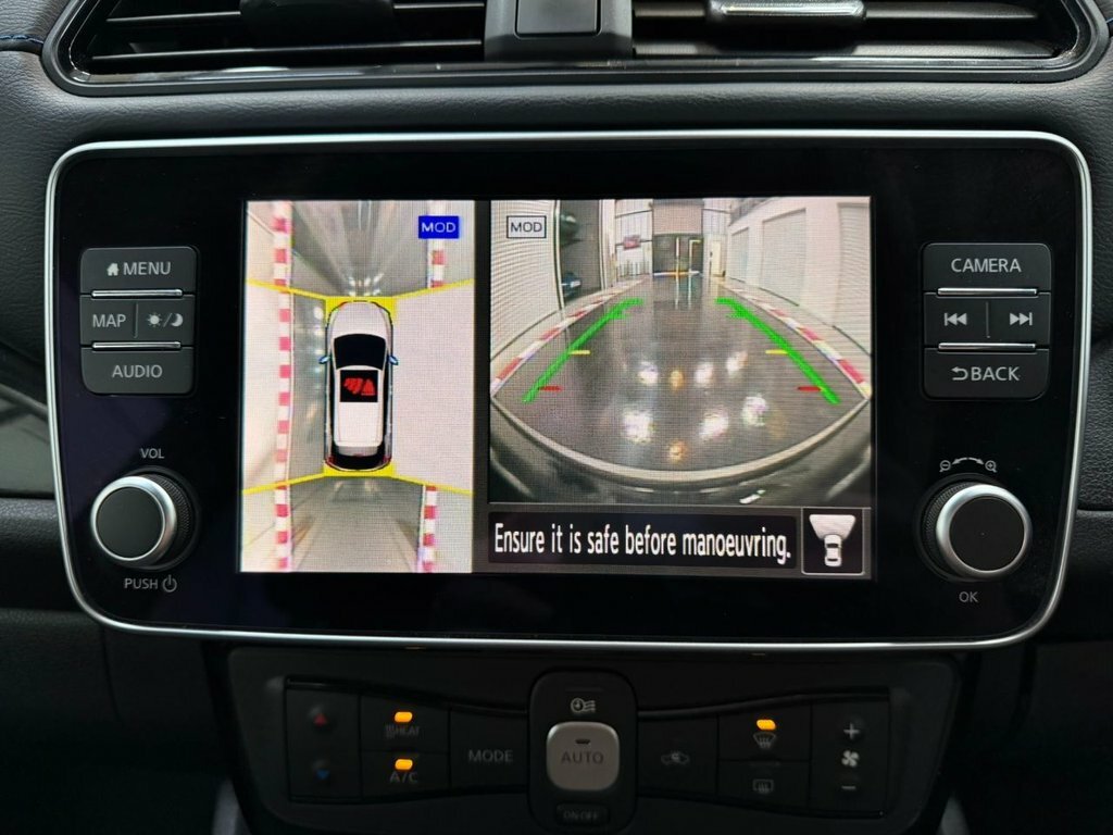 Nissan Leaf Hatchback YD23OTW Grey #4
