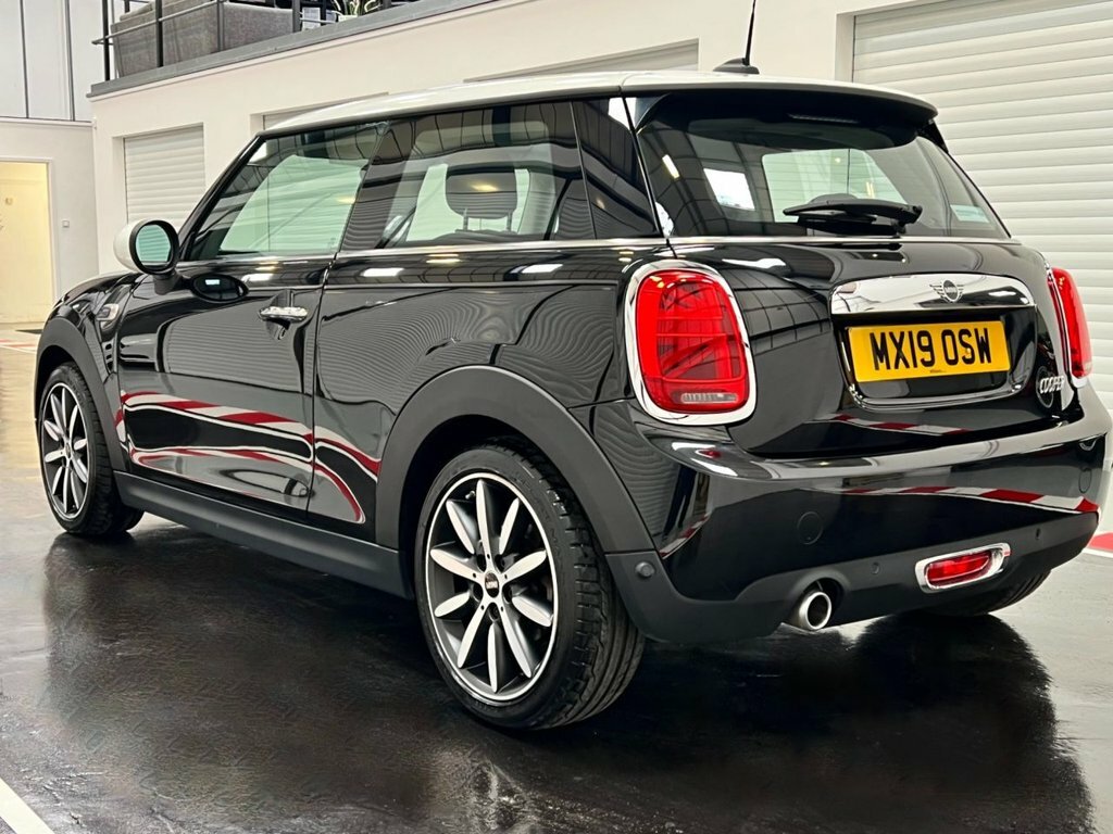 Mini Hatch 1.5L Cooper Exclusive MX19OSW Black #2