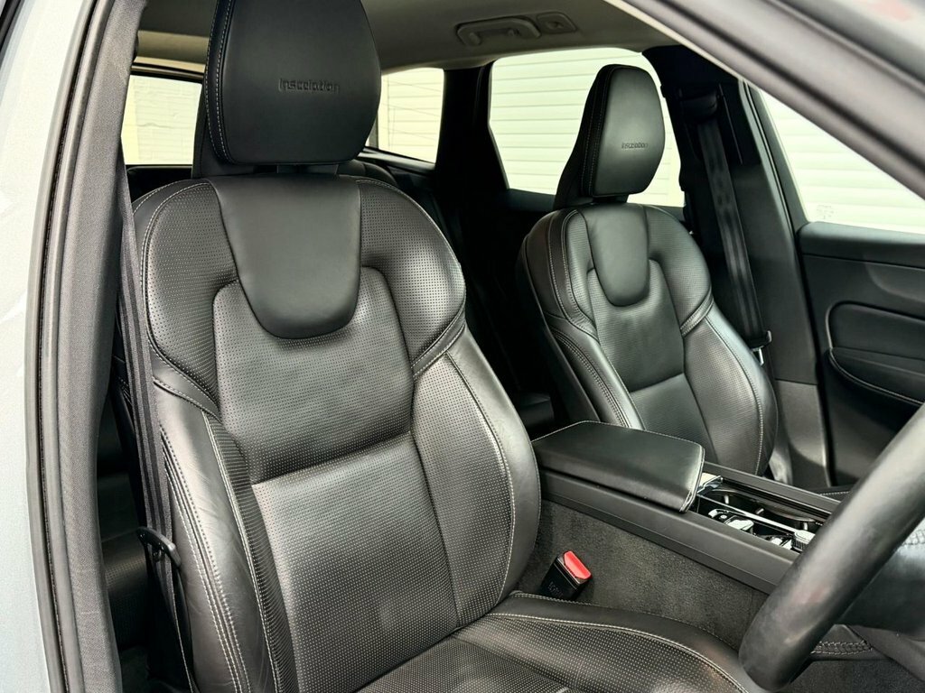 Volvo XC60 2L Inscription KW18LGD Silver #3