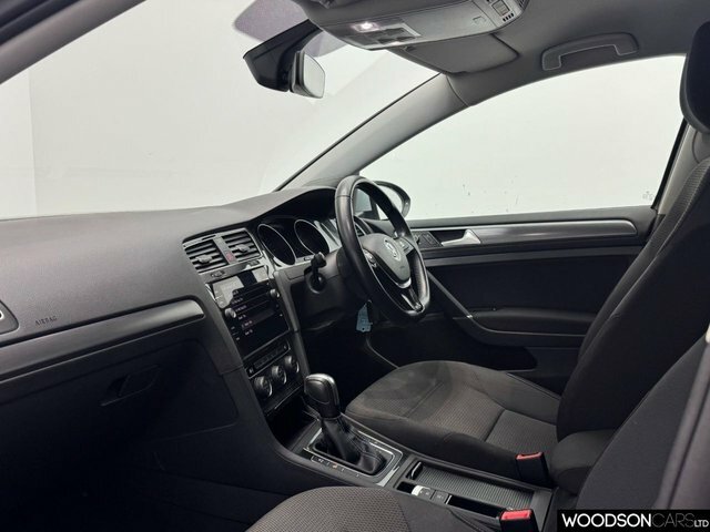 Volkswagen e-Golf 2019 35.8Kwh E-golf Hatchback 1 VK69HTD Silver #3