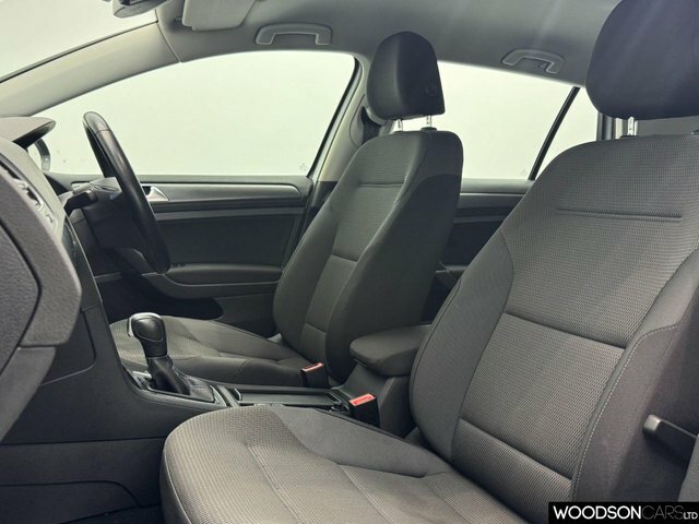 Volkswagen e-Golf 2019 35.8Kwh E-golf Hatchback 1 VK69HTD Silver #4