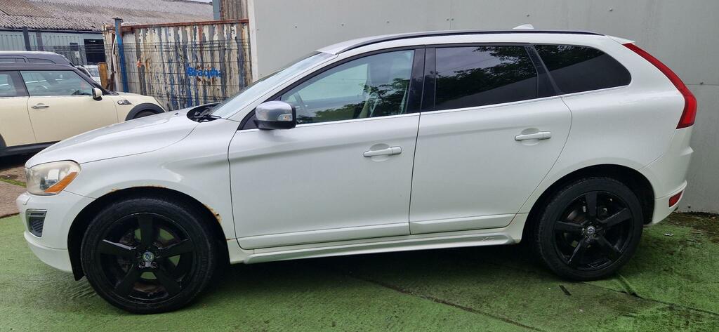 Volvo XC60 D3 163Drive Se White #4