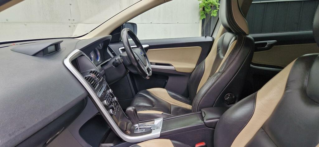Volvo XC60 D3 163Drive Se White #13