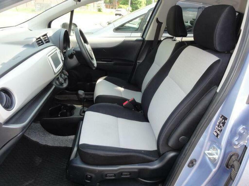 Toyota Vitz Auto Silver #13