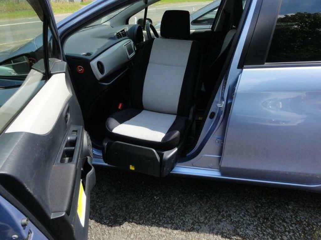 Toyota Vitz Auto Silver #22