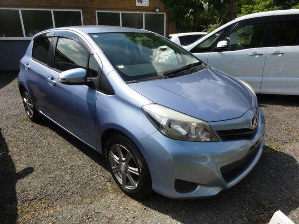 Toyota Vitz Petrol Blue #4