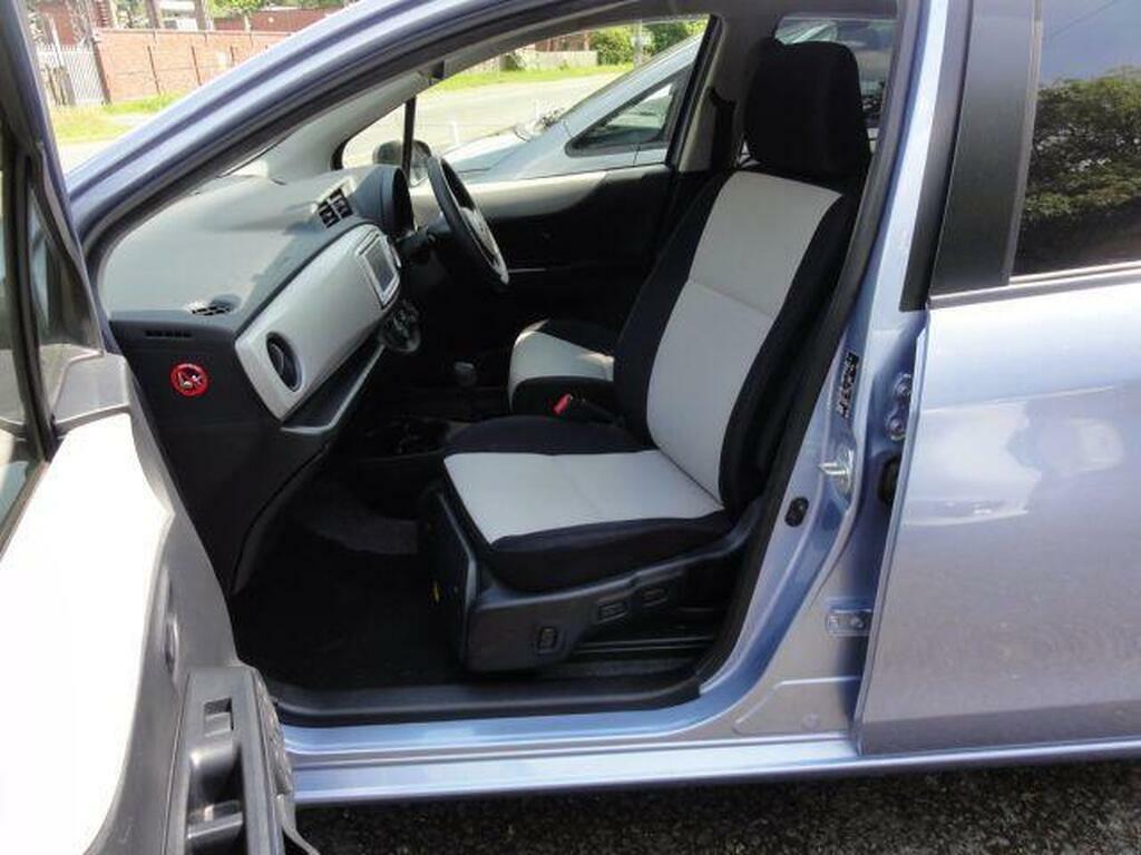 Toyota Vitz Auto Silver #23