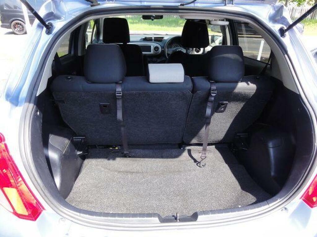 Toyota Vitz Auto Silver #10