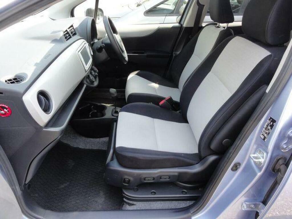 Toyota Vitz Auto Silver #12
