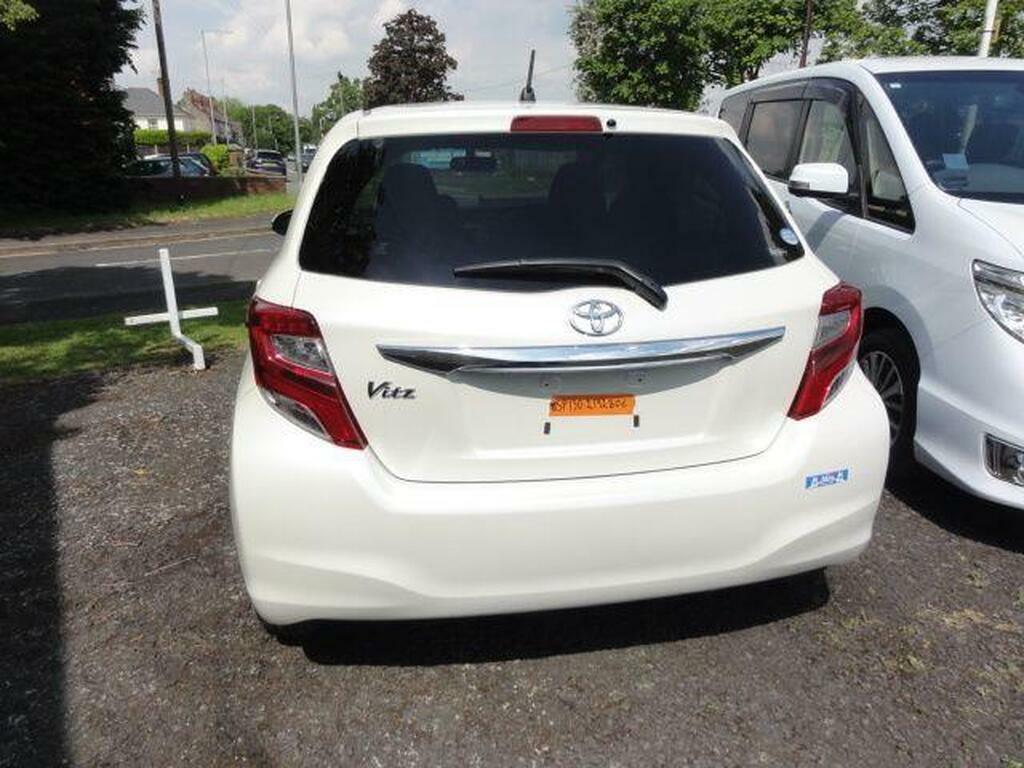 Toyota Vitz Petrol White #5