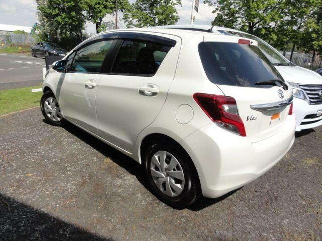 Toyota Vitz Petrol White #6