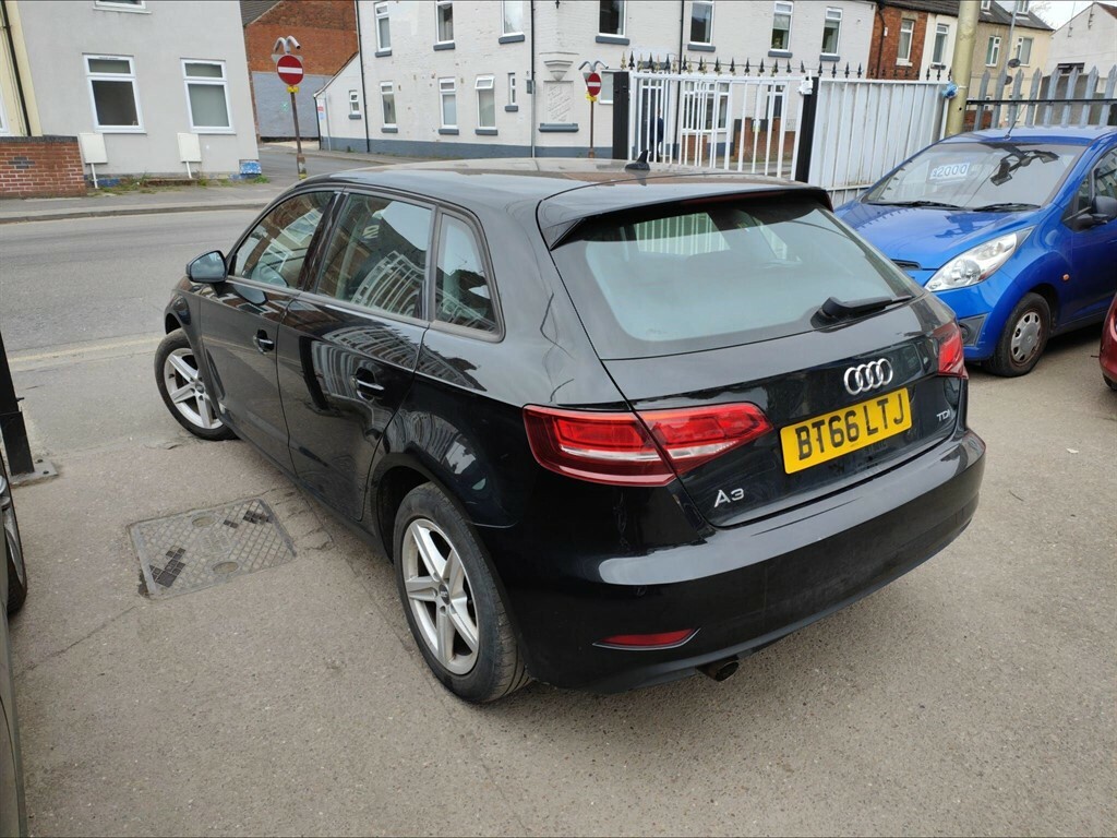 Audi A3 1.6 Tdi Se Sportback Euro 6 Ss BT66LTJ Black #4