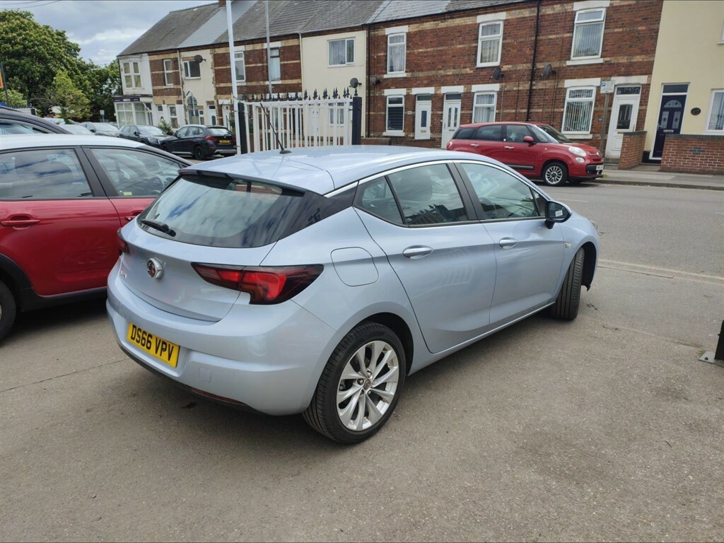 Vauxhall Astra 1.4I Design Euro 6 DS66VPV Silver #2