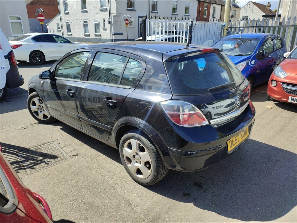 Vauxhall Astra 1.4I 16V Club Black #6