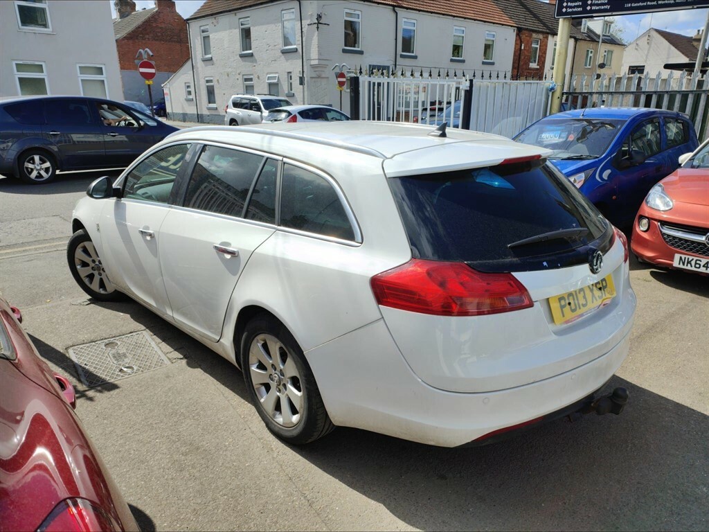 Vauxhall Insignia 2.0 Cdti Se Nav Sports Tourer Euro 5 White #4