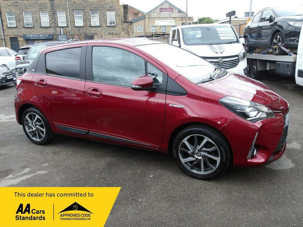 Toyota Yaris 1.5 Vvt-h Y20 Bi-tone E-cvt Euro 6 Ss Red