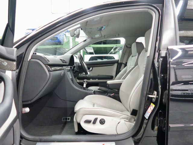 Audi RS4 Saloon 4.2 Quattro Grey #33