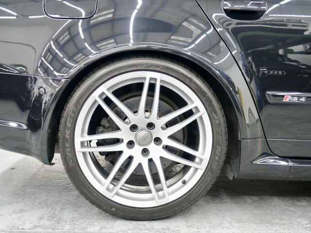 Audi RS4 Saloon 4.2 Quattro Grey #40