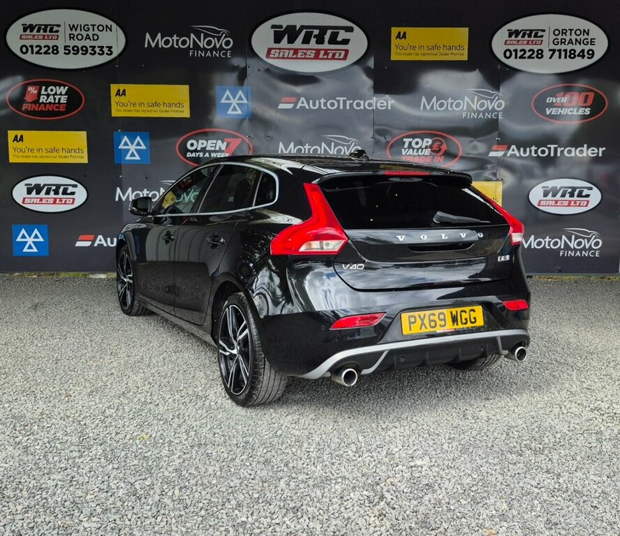 Volvo V40 2L R-design Edition PX69WGG Black #3