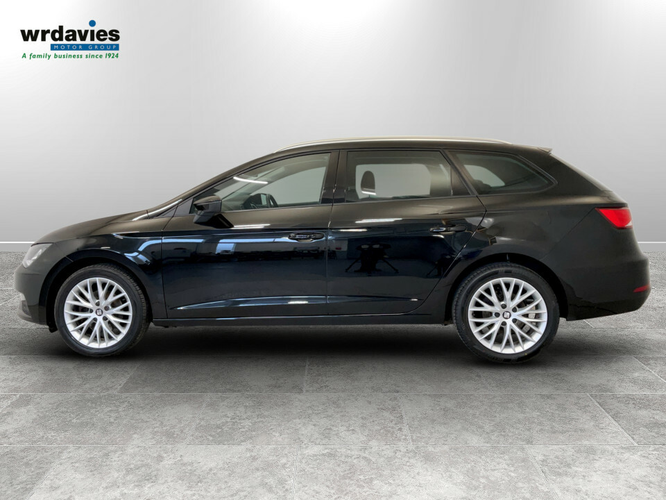 Seat Leon 1.6 Tdi Se Dynamic Technology Black #4