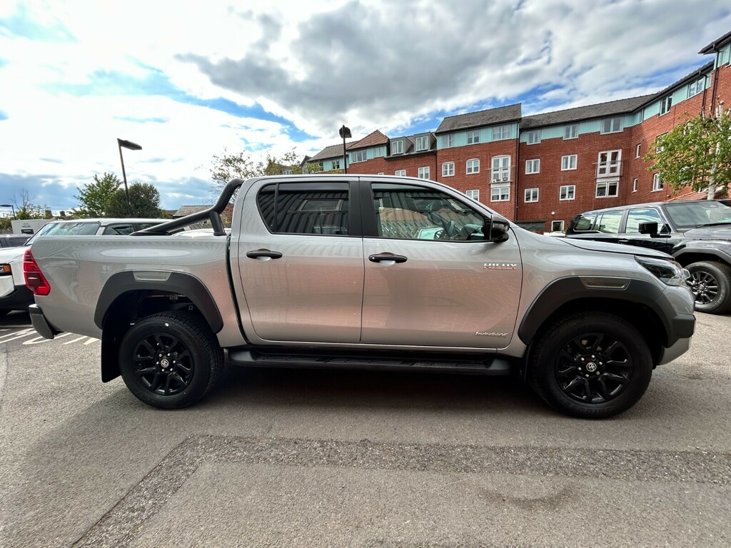 Toyota HILUX Invincible X Dcab Pick Up 2.8 D 48V DV75WPT Silver #2