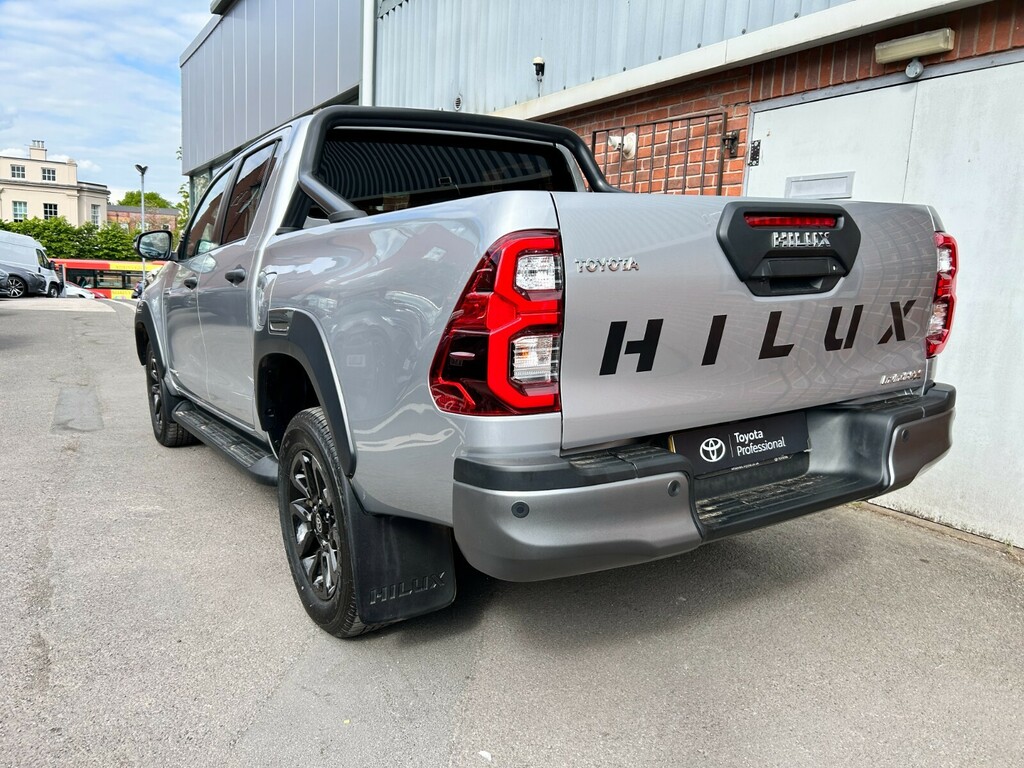 Toyota HILUX Invincible X Dcab Pick Up 2.8 D 48V DV75WPT Silver #5
