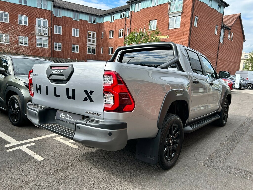 Toyota HILUX Invincible X Dcab Pick Up 2.8 D 48V DV75WPT Silver #3