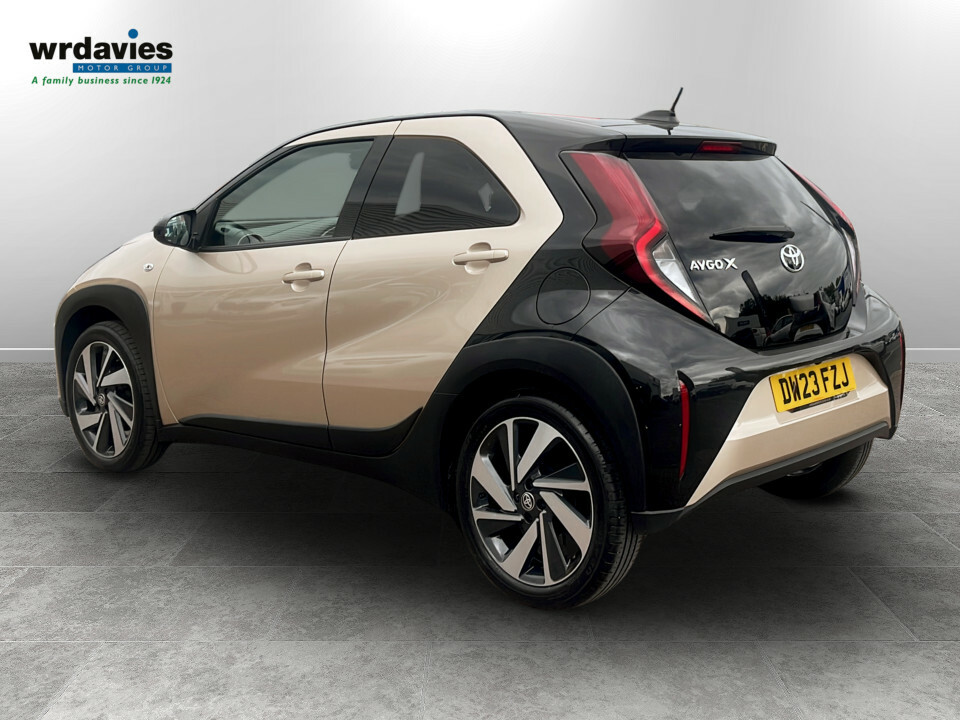 Toyota Aygo X 1.0 Vvt-i Edge DW23FZJ Beige #5
