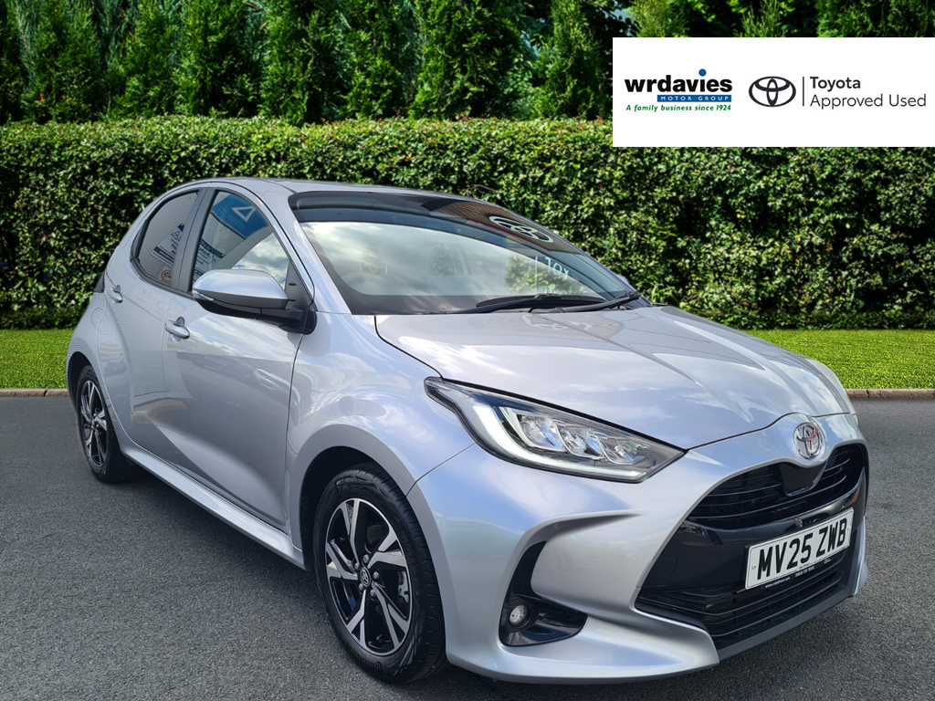 Toyota Yaris 1.5 Hybrid Design Cvt Silver
