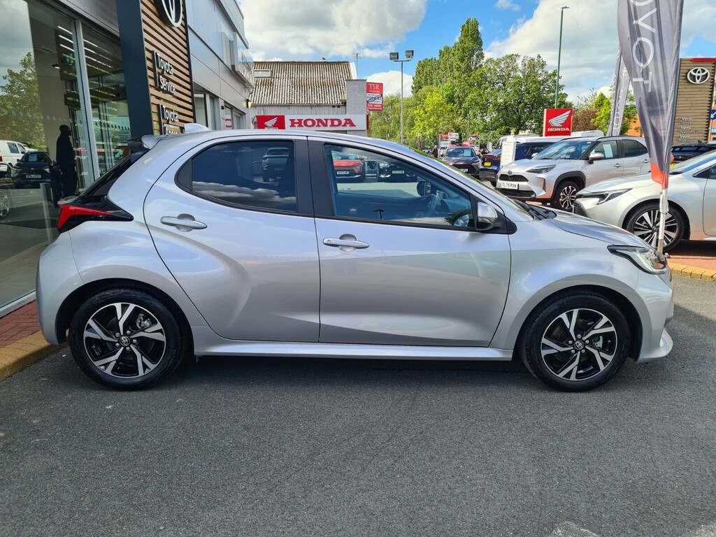 Toyota Yaris 1.5 Hybrid Design Cvt MV25ZWB Silver #5