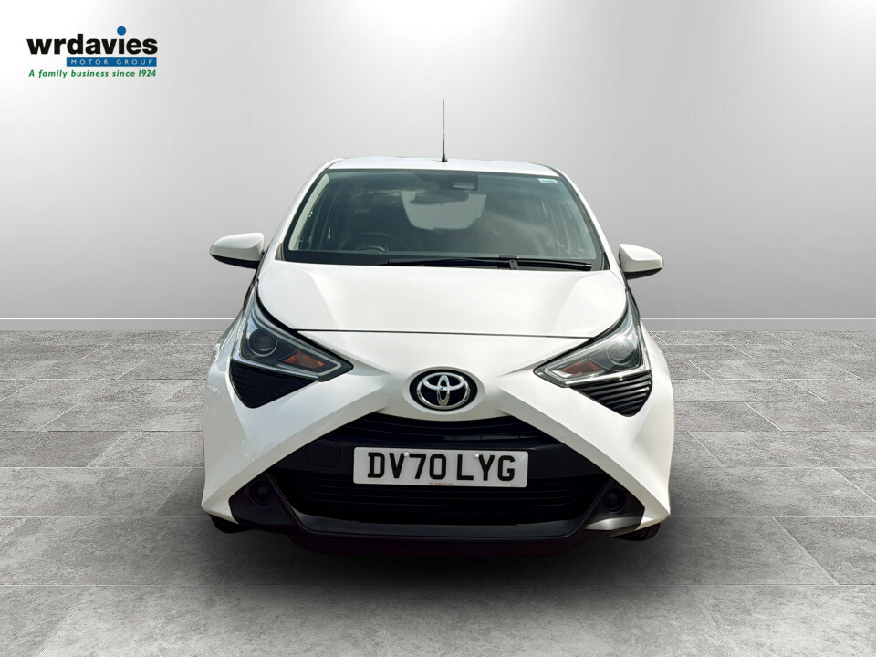 Toyota Aygo 1.0 Vvt-i X-play Tss DV70LYG White #2