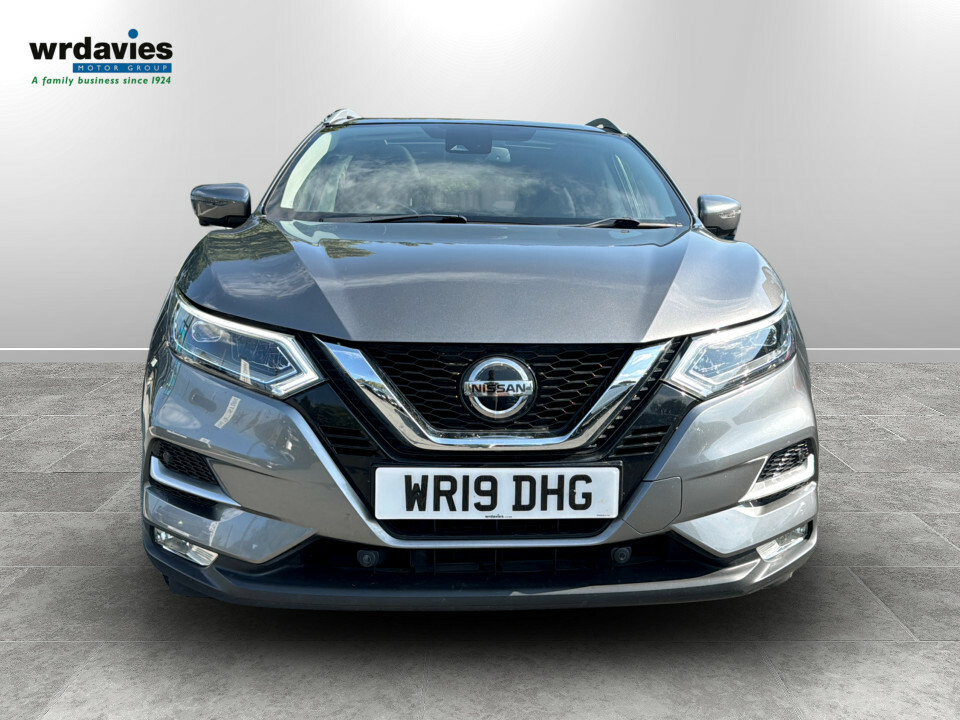 Nissan Qashqai 1.3 Dig-t Tekna WR19DHG Silver #2