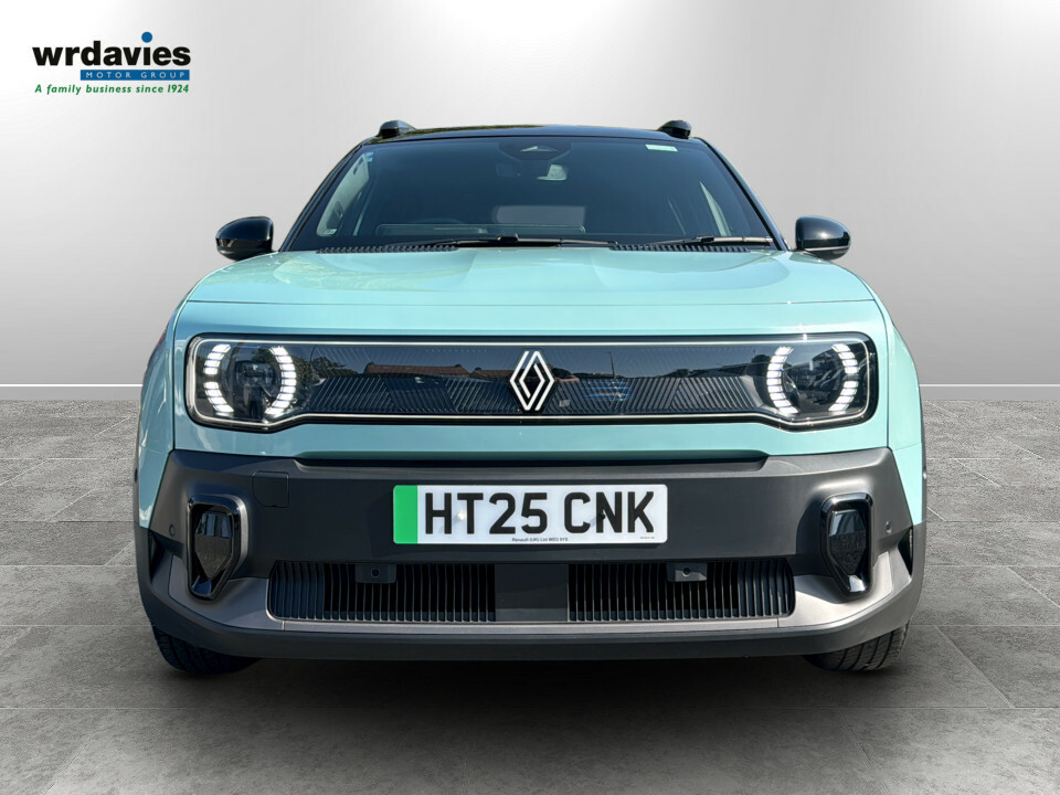 Renault 4 E-Tech 110Kw Iconic 52Kwh Comfort Range HT25CNK Green #2