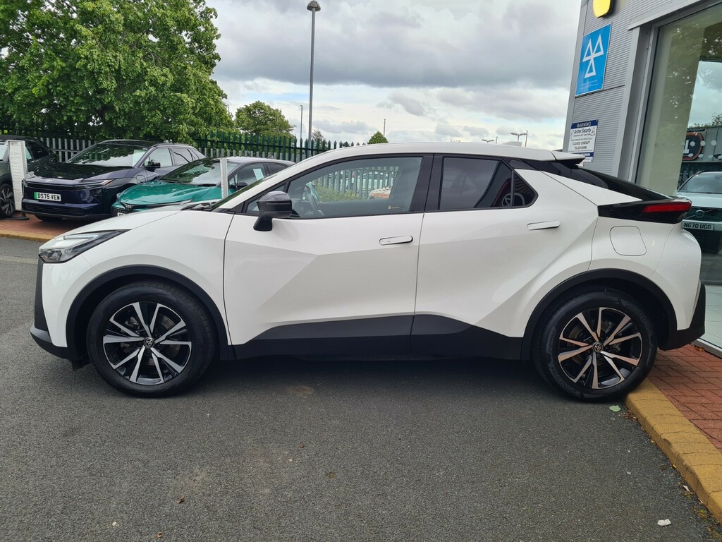 Toyota C-Hr 2.0 Phev Design Cvt MA74VKR White #4