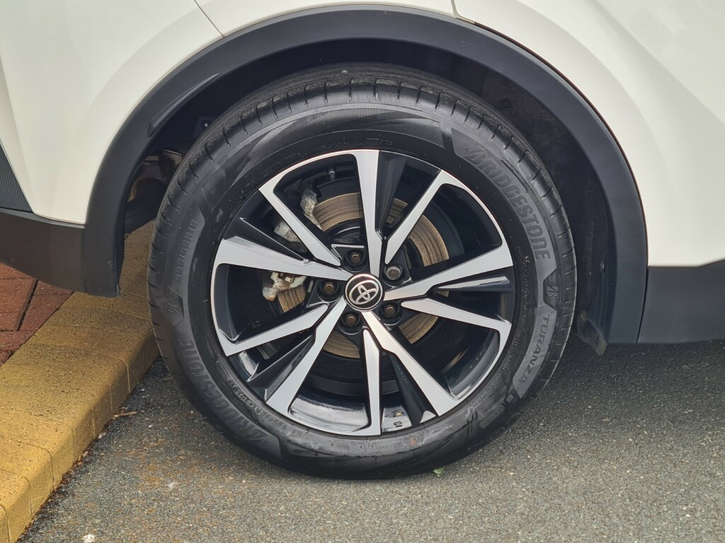 Toyota C-Hr 2.0 Phev Design Cvt MA74VKR White #6