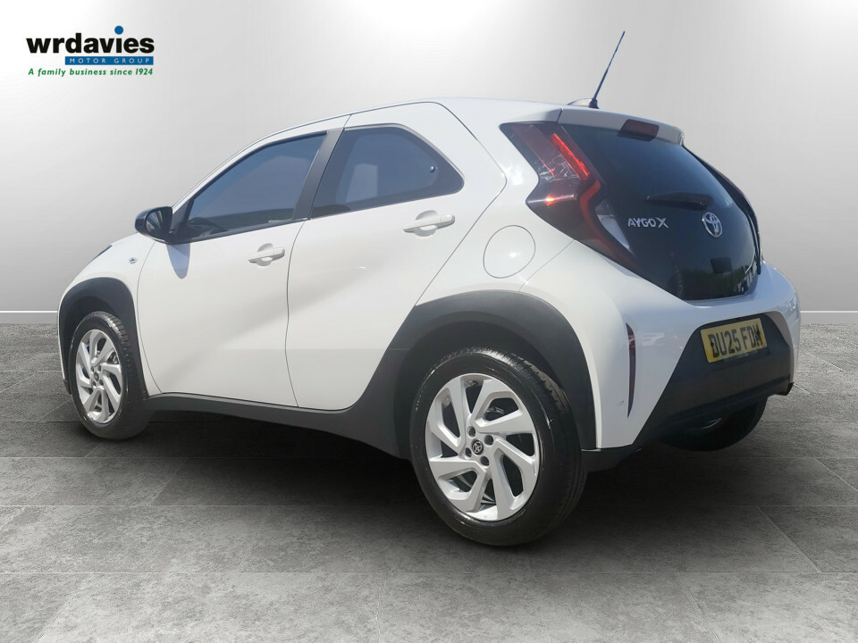 Toyota Aygo X 1.0 Vvt-i Pure DU25FDM White #5