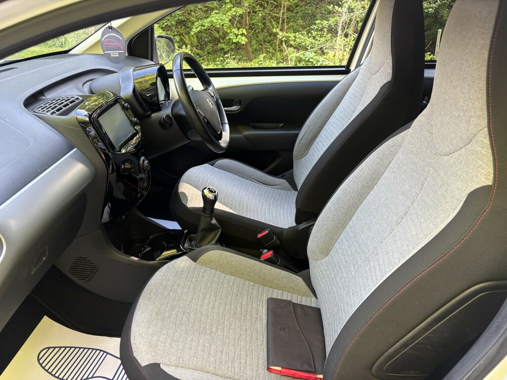 Citroen C1 1.2 Puretech Flair VE67EHD White #6