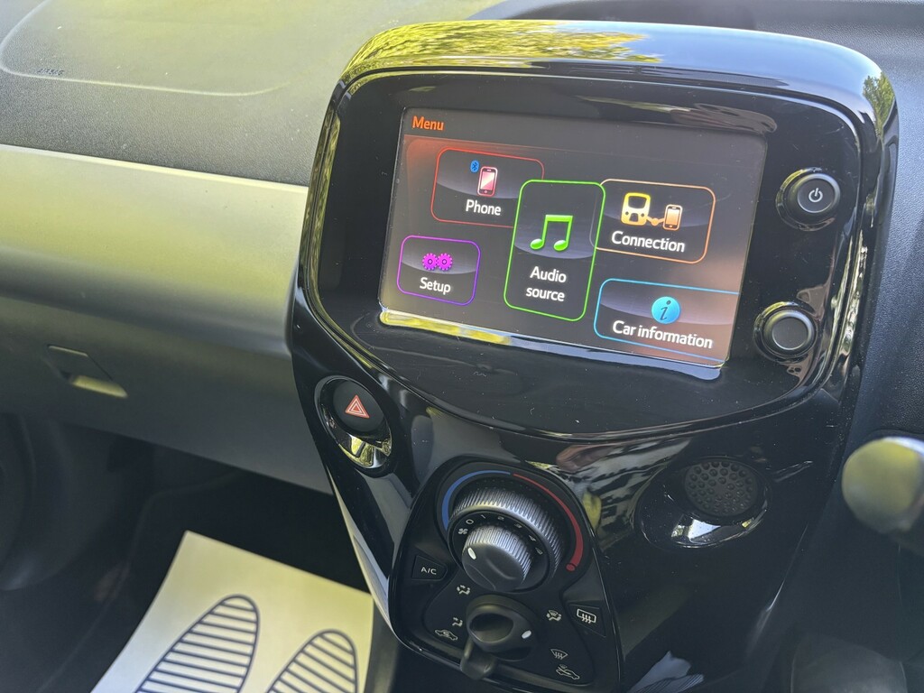 Citroen C1 1.2 Puretech Flair VE67EHD White #4