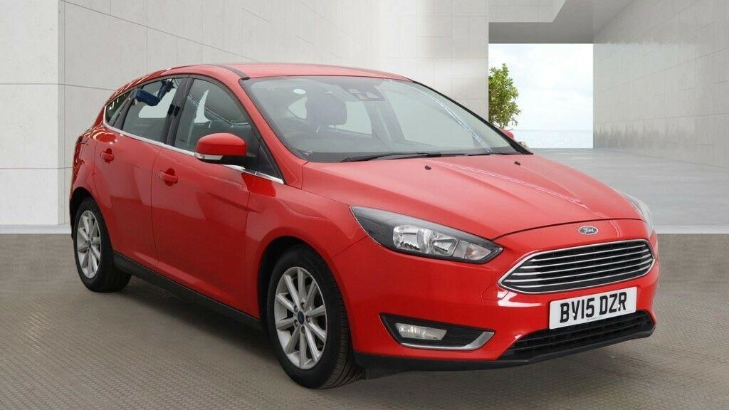 Ford Focus 1.0T Ecoboost Titanium Euro 6 Ss Red