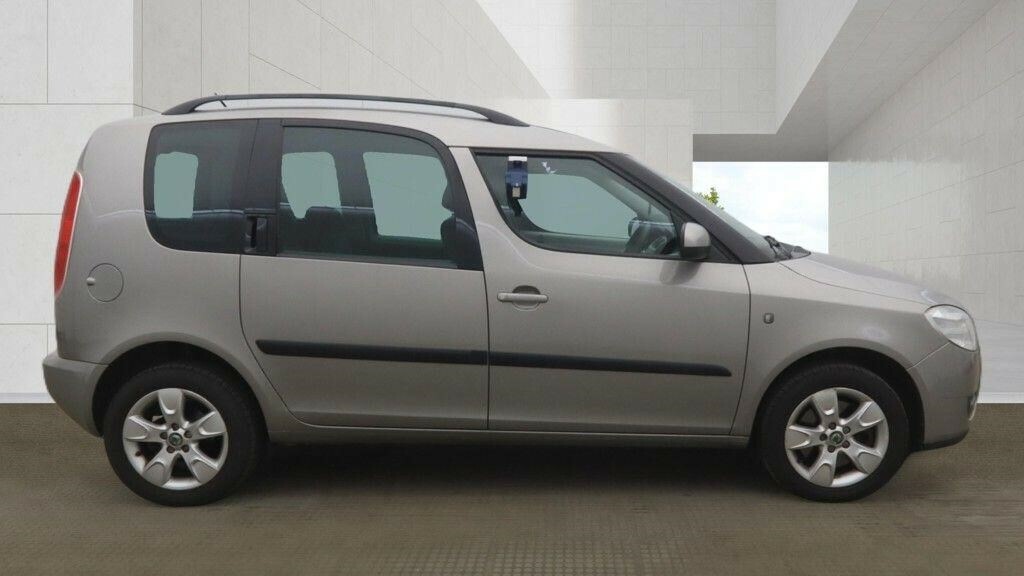 Skoda Roomster 1.4 Tdi Pure Drive Se Beige #3