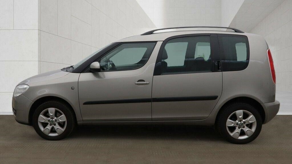 Skoda Roomster 1.4 Tdi Pure Drive Se Beige #4