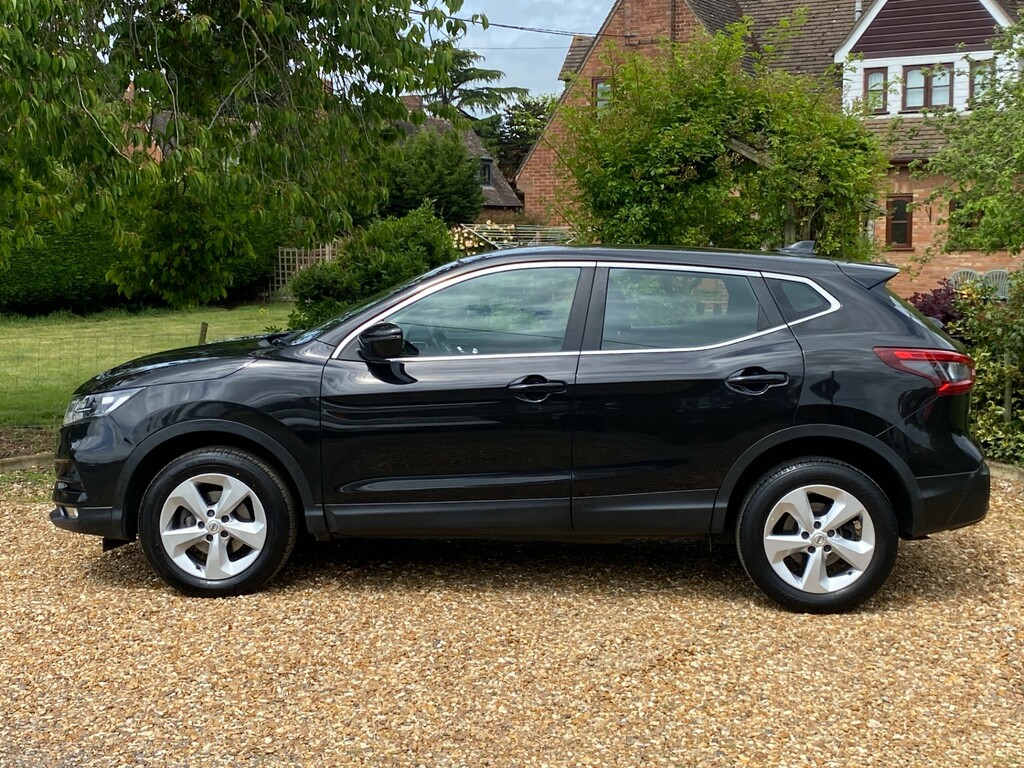 Nissan Qashqai 1.3 Dig-t Acenta Premium Suv Eur FL68XFG Black #5