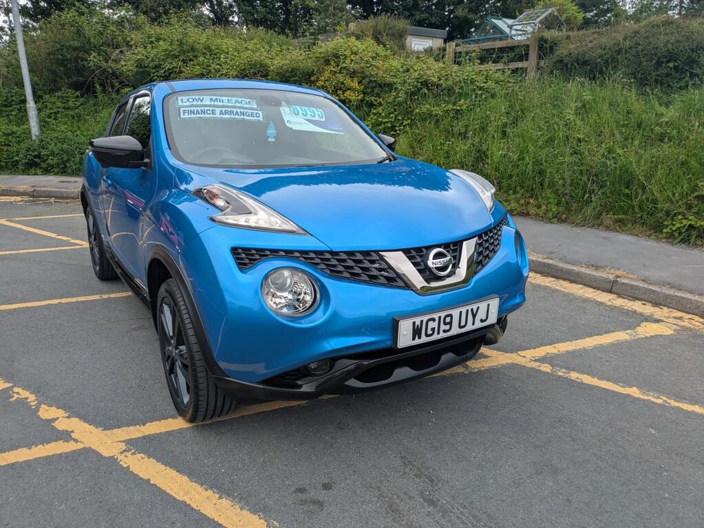 Nissan Juke Tekna Blue #2