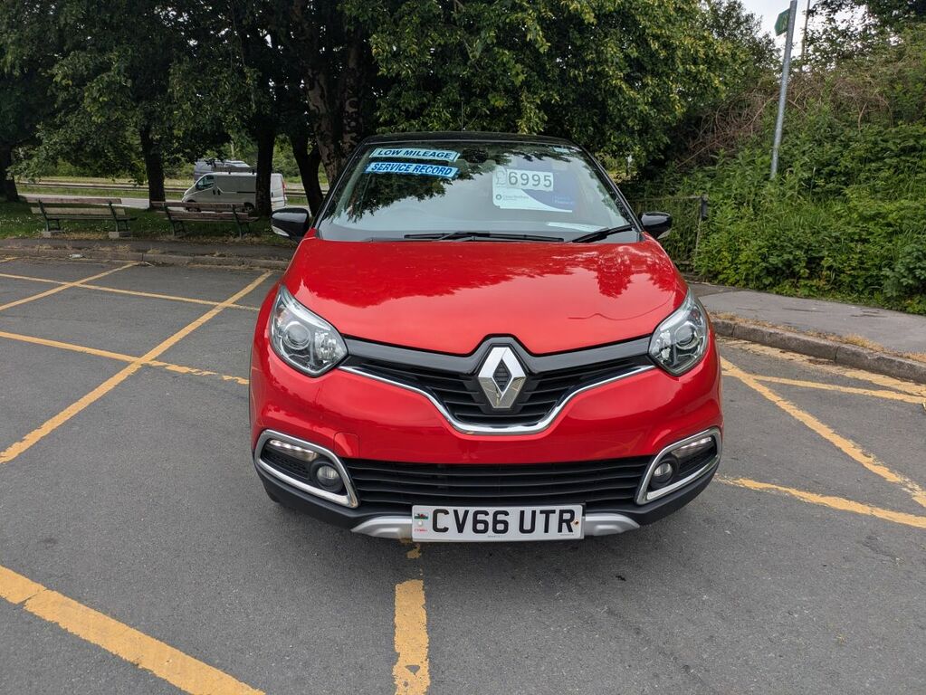 Renault Captur Signatue Nav Tce CV66UTR Red #2